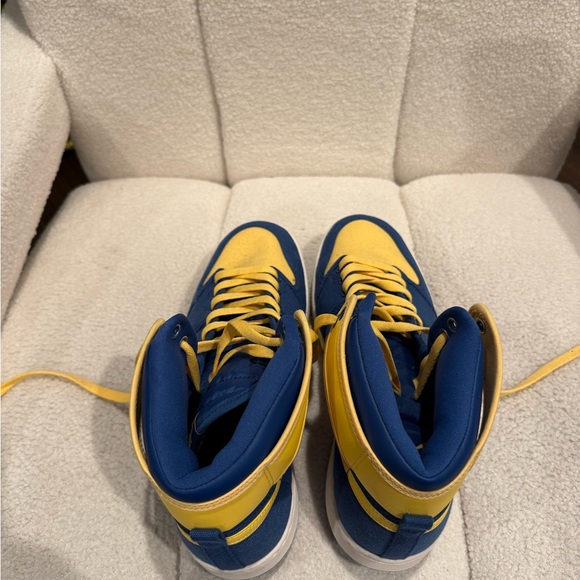 Nike Jordan 1 Retro AJKO High 'Laney' True Blue/Topaz Gold Size 11 - Picture 4 of 7